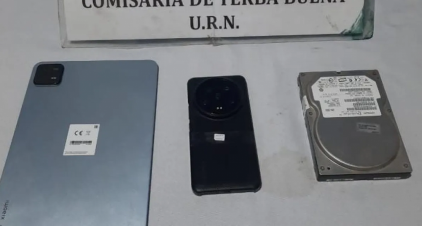 Secuestran dispositivos electrónicos por el robo en un local comercial
