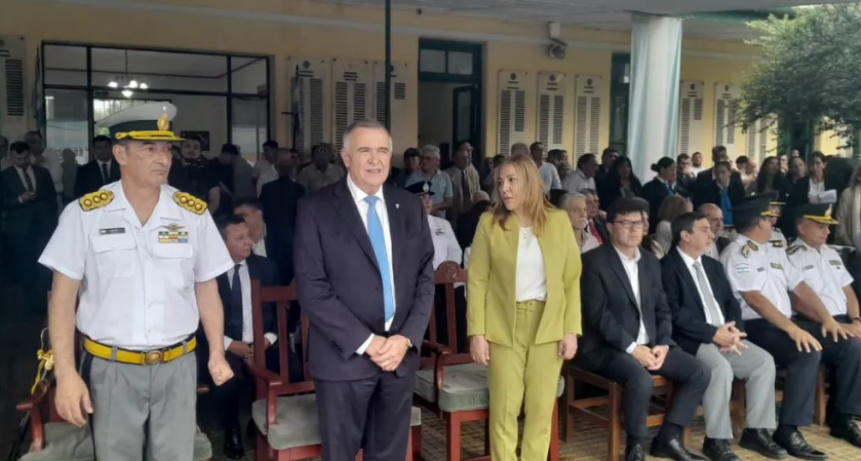 El gobernador Osvaldo Jaldo visitó el Liceo Militar