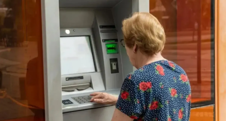 Oficializaron un nuevo bono de $70.000 para jubilados y pensionados